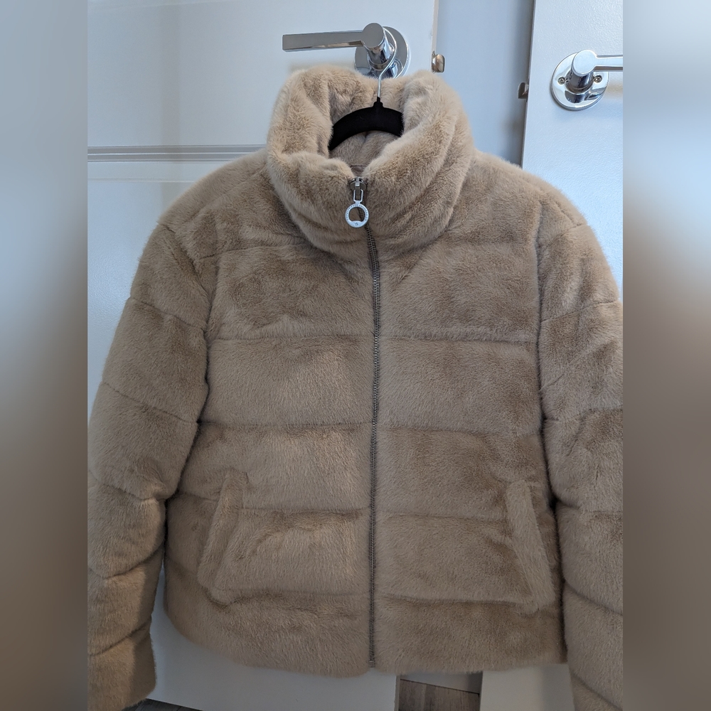 Noize Marina Vegan Faux Fur Women's Coat/Jacket in oat (light brown) Medium 8-10